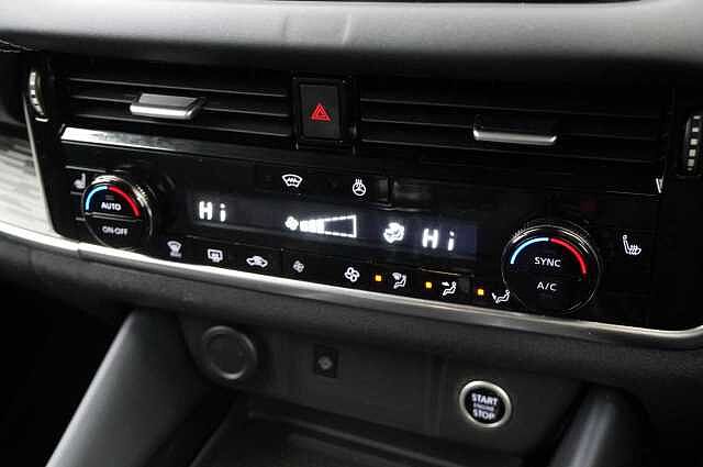 Nissan Qashqai 1.3 DIG-T MH 158 Tekna+ with BOSE Audio + Glass Roof and Premium Leather