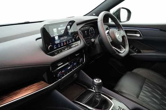 Nissan Qashqai 1.3 DIG-T MH 158 Tekna+ with BOSE Audio + Glass Roof and Premium Leather