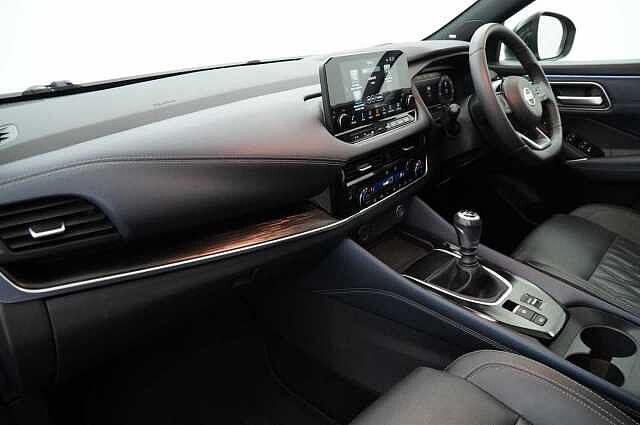 Nissan Qashqai 1.3 DIG-T MH 158 Tekna+ with BOSE Audio + Glass Roof and Premium Leather