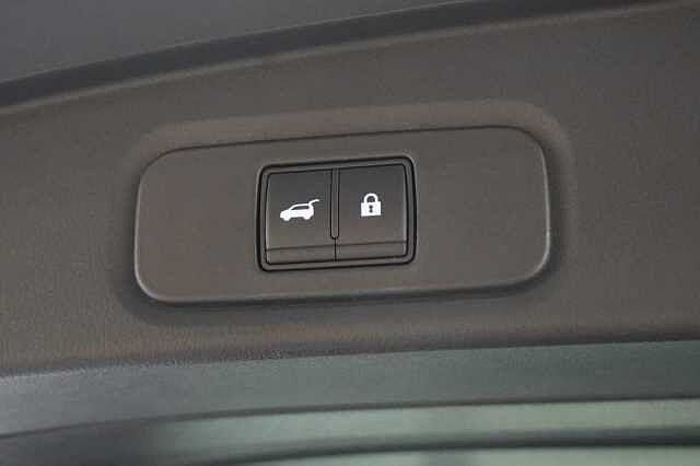 Nissan Qashqai 1.3 DIG-T MH 158 Tekna+ with BOSE Audio + Glass Roof and Premium Leather