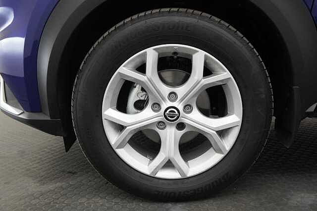 Nissan Juke 1.0 DIG-T 114 N-Connecta DCT Auto with Nav + Camera and Silver Design Pack