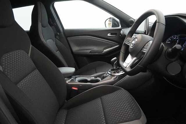 Nissan Juke 1.0 DIG-T 114 N-Connecta DCT Auto with Nav + Camera and Silver Design Pack