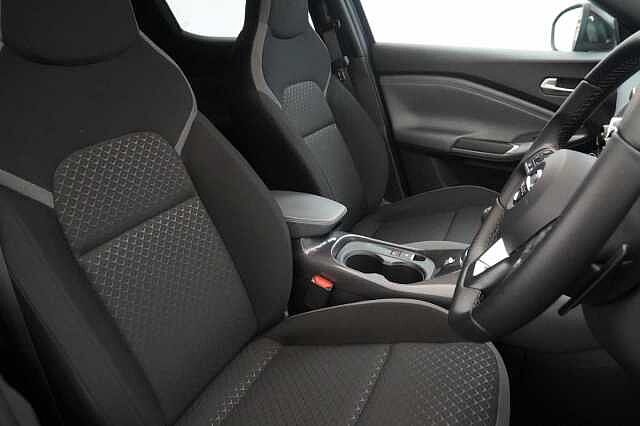 Nissan Juke 1.0 DIG-T 114 N-Connecta DCT Auto with Nav + Camera and Silver Design Pack