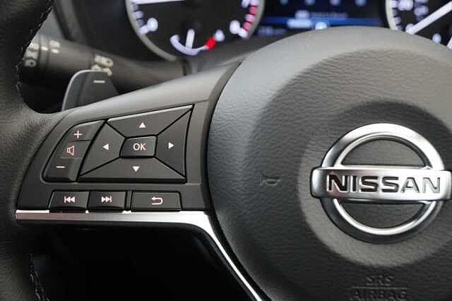 Nissan Juke 1.0 DIG-T 114 N-Connecta DCT Auto with Nav + Camera and Silver Design Pack