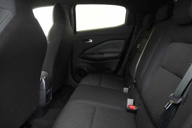 Nissan Juke 1.0 DIG-T 114 N-Connecta DCT Auto with Nav + Camera and Silver Design Pack