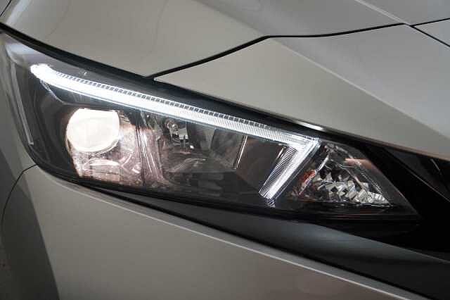 Nissan LEAF 40KW N-Connecta Auto with Sat Nav and 360 View Cameras