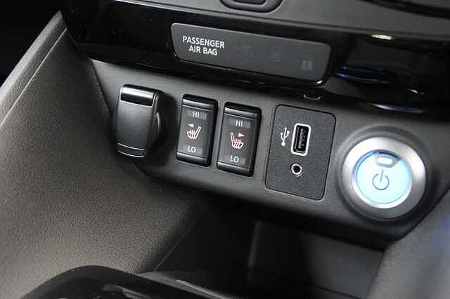 Nissan LEAF 40KW N-Connecta Auto with Sat Nav and 360 View Cameras