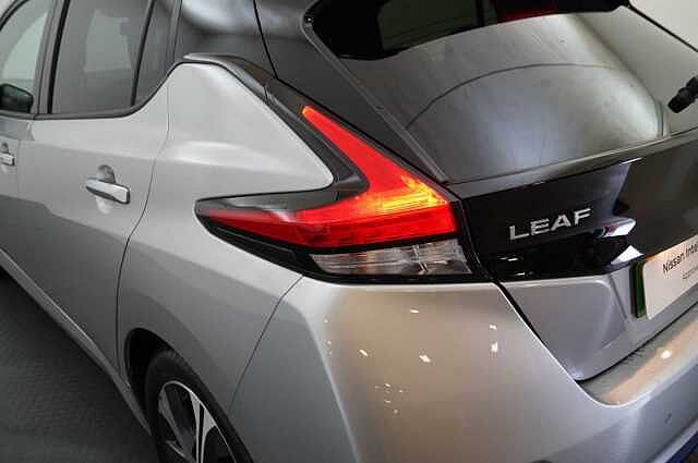 Nissan LEAF 40KW N-Connecta Auto with Sat Nav and 360 View Cameras