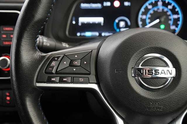 Nissan LEAF 40KW N-Connecta Auto with Sat Nav and 360 View Cameras