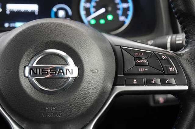 Nissan LEAF 40KW N-Connecta Auto with Sat Nav and 360 View Cameras