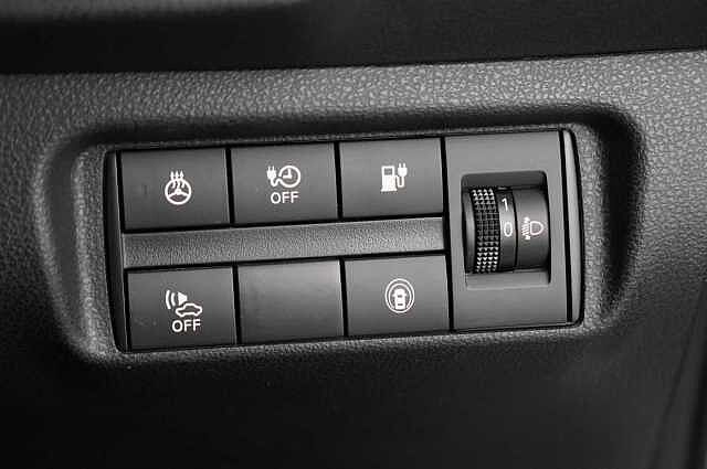 Nissan LEAF 40KW N-Connecta Auto with Sat Nav and 360 View Cameras