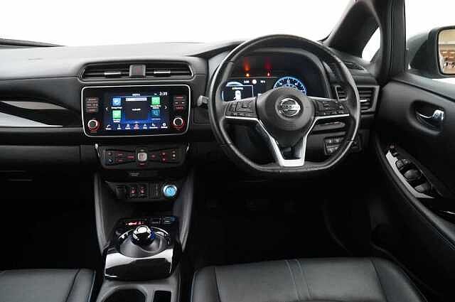Nissan LEAF 40KW N-Connecta Auto with Sat Nav and 360 View Cameras