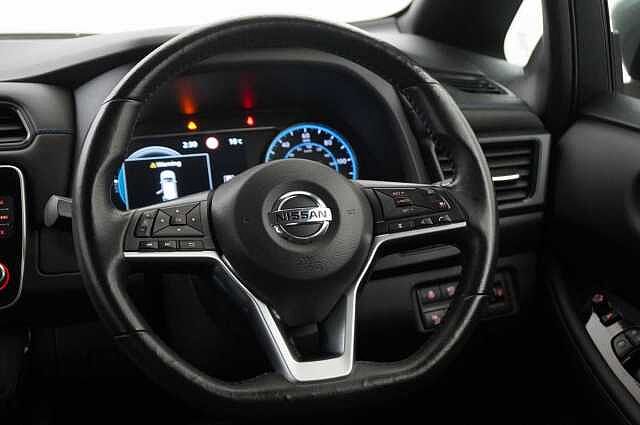 Nissan LEAF 40KW N-Connecta Auto with Sat Nav and 360 View Cameras