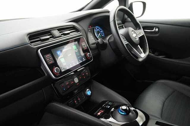 Nissan LEAF 40KW N-Connecta Auto with Sat Nav and 360 View Cameras