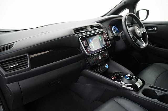 Nissan LEAF 40KW N-Connecta Auto with Sat Nav and 360 View Cameras