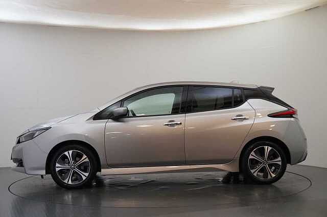 Nissan LEAF 40KW N-Connecta Auto with Sat Nav and 360 View Cameras