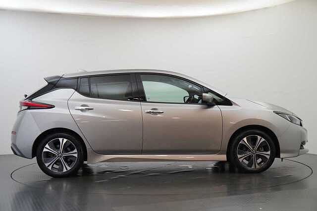 Nissan LEAF 40KW N-Connecta Auto with Sat Nav and 360 View Cameras