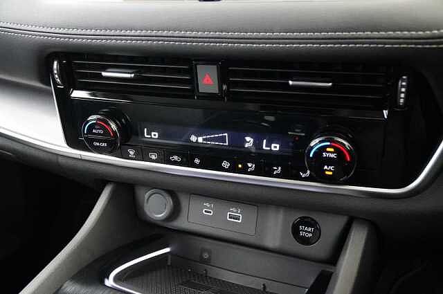 Nissan X-Trail 1.5 204 e-Power N-Connecta Auto with 5 Seats + Sat Nav and 360 Cameras