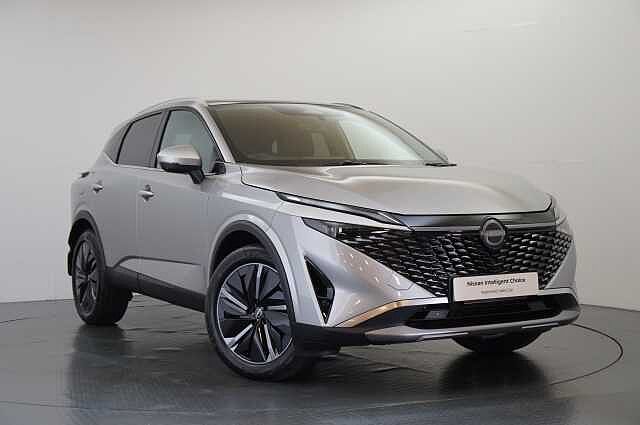 Nissan Qashqai 1.3 DIG-T MH 158 Tekna X-Tronic Auto with Glass Roof + Nav and 360 Cameras