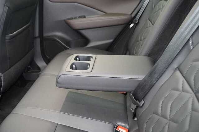 Nissan Qashqai 1.3 DIG-T MH 158 Tekna X-Tronic Auto with Glass Roof + Nav and 360 Cameras