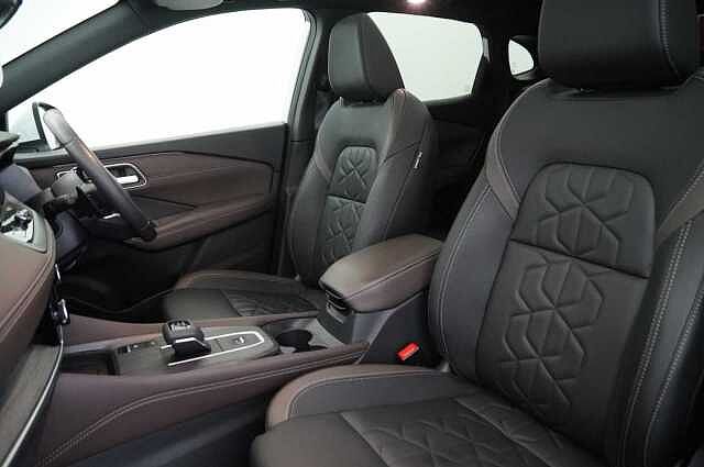 Nissan Qashqai 1.3 DIG-T MH 158 Tekna X-Tronic Auto with Glass Roof + Nav and 360 Cameras