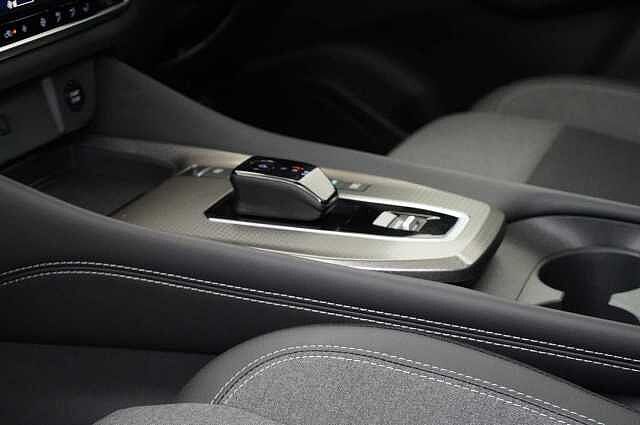 Nissan Qashqai 1.5 205 e-Power N-Connecta Auto with Glass Roof Pack + Nav and 360 Cameras