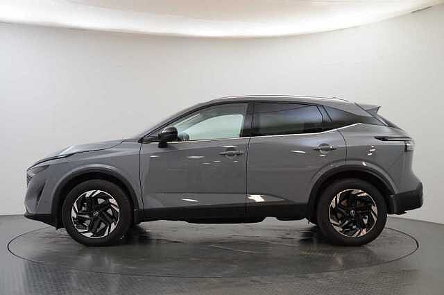 Nissan Qashqai 1.5 205 e-Power N-Connecta Auto with Glass Roof Pack + Nav and 360 Cameras
