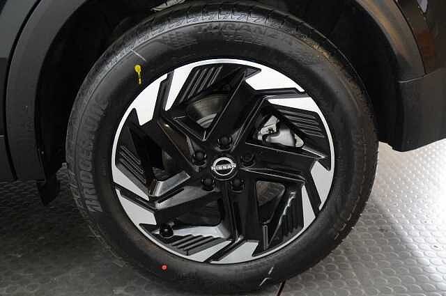 Nissan Qashqai 1.5 205 e-Power N-Connecta Auto with Glass Roof Pack + Nav and 360 Cameras