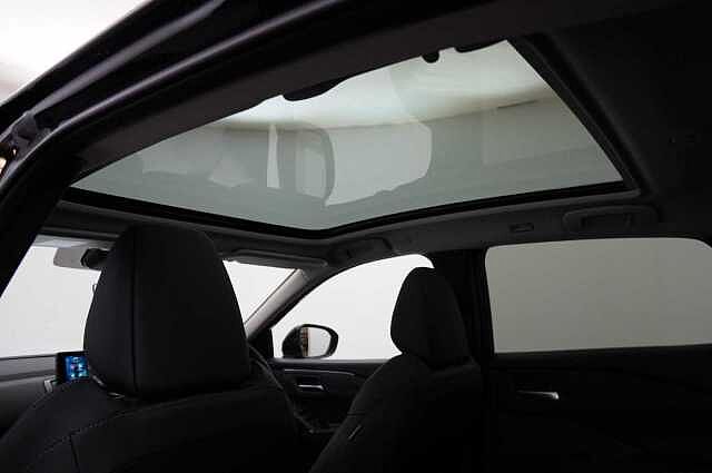 Nissan Qashqai 1.5 205 e-Power N-Connecta Auto with Glass Roof Pack + Nav and 360 Cameras
