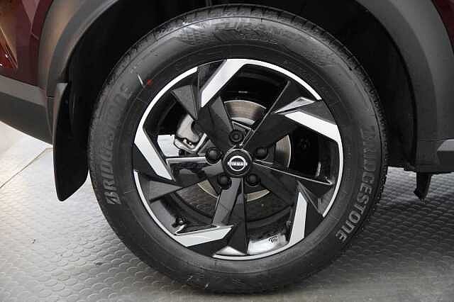 Nissan Juke 1.6 143 HEV Hybrid N-Connecta Auto with Sat Nav and Rear View Camera