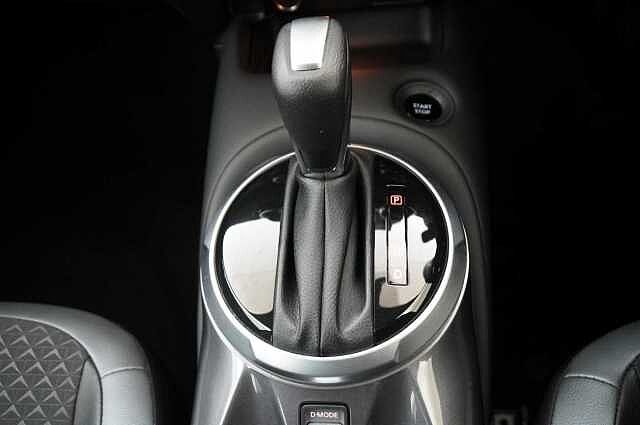 Nissan Juke 1.6 143 HEV Hybrid N-Connecta Auto with Sat Nav and Rear View Camera
