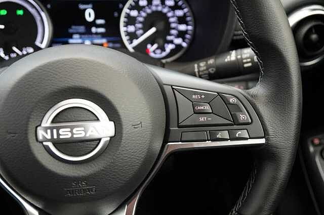 Nissan Juke 1.6 143 HEV Hybrid N-Connecta Auto with Sat Nav and Rear View Camera