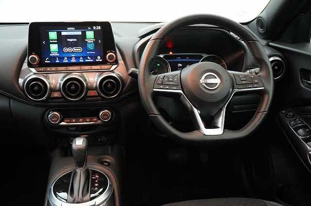 Nissan Juke 1.6 143 HEV Hybrid N-Connecta Auto with Sat Nav and Rear View Camera