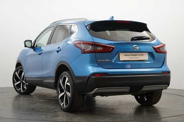 Nissan Qashqai 1.3 DIG-T 157 N-Motion DCT Auto with Panoramic Glass Roof and Nappa Leather