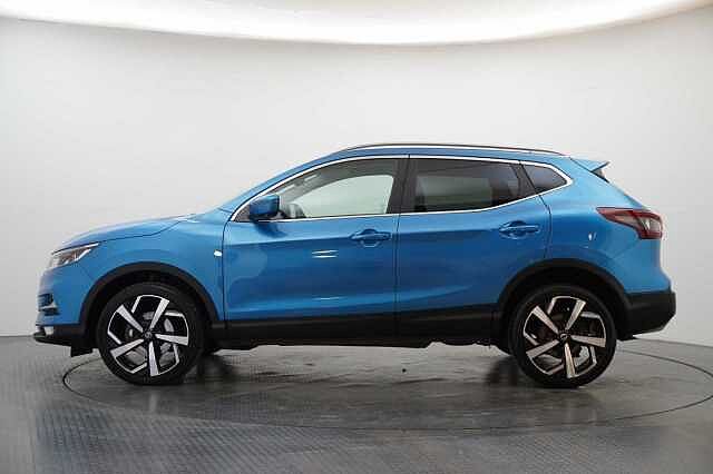 Nissan Qashqai 1.3 DIG-T 157 N-Motion DCT Auto with Panoramic Glass Roof and Nappa Leather