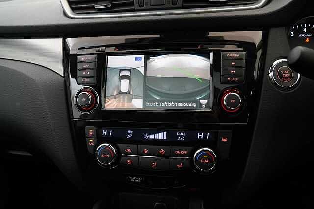 Nissan Qashqai 1.3 DIG-T 157 N-Motion DCT Auto with Panoramic Glass Roof and Nappa Leather