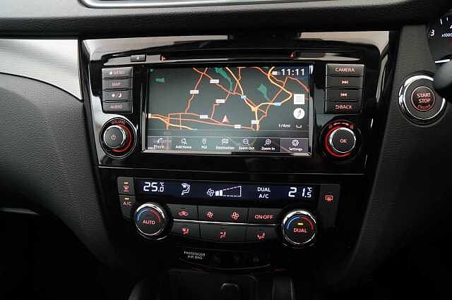 Nissan Qashqai 1.3 DIG-T 157 N-Motion DCT Auto with Panoramic Glass Roof and Nappa Leather