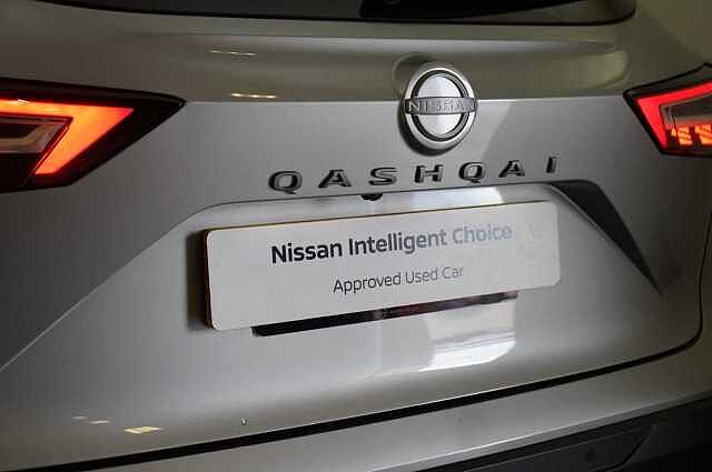 Nissan Qashqai 1.3 DIG-T MH 140 Tekna with Glass Roof + BOSE Audio Upgrade and Heat Pack