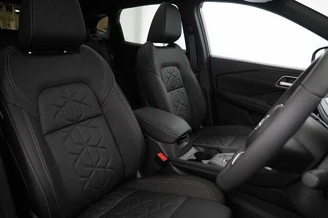 Nissan Qashqai 1.3 DIG-T MH 140 Tekna with Glass Roof + BOSE Audio Upgrade and Heat Pack