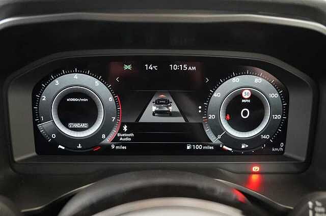 Nissan Qashqai 1.3 DIG-T MH 140 Tekna with Glass Roof + BOSE Audio Upgrade and Heat Pack