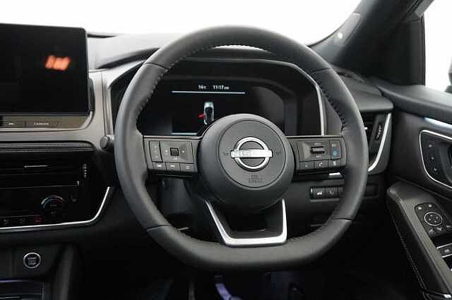 Nissan Qashqai 1.3 DIG-T MH 140 Tekna with Glass Roof + BOSE Audio Upgrade and Heat Pack