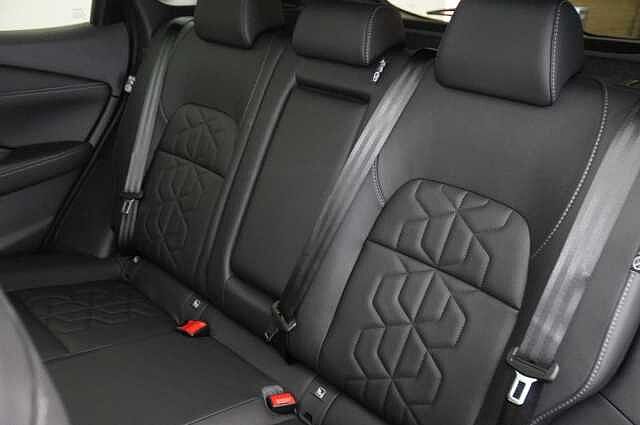Nissan Qashqai 1.3 DIG-T MH 140 Tekna with Glass Roof + BOSE Audio Upgrade and Heat Pack
