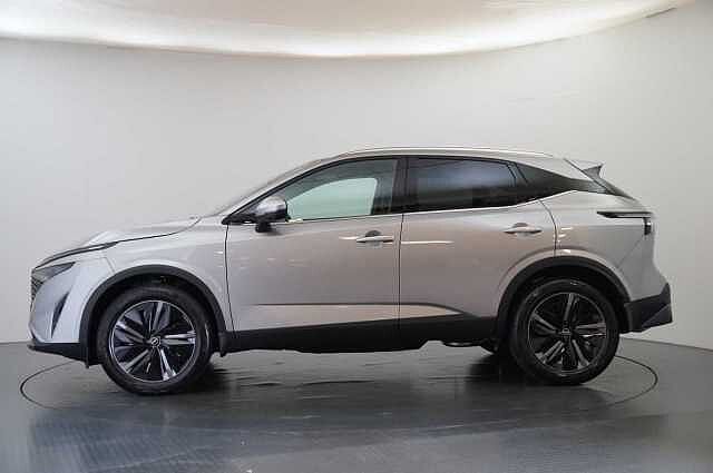Nissan Qashqai 1.3 DIG-T MH 140 Tekna with Glass Roof + BOSE Audio Upgrade and Heat Pack