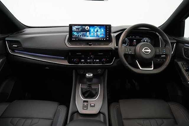 Nissan Qashqai 1.3 DIG-T MH 140 Tekna with Glass Roof + BOSE Audio Upgrade and Heat Pack