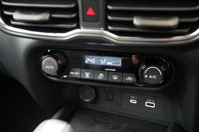 Nissan Juke 1.0 DIG-T 114 N-Connecta DCT Auto with Sat Nav and Rear View Camera