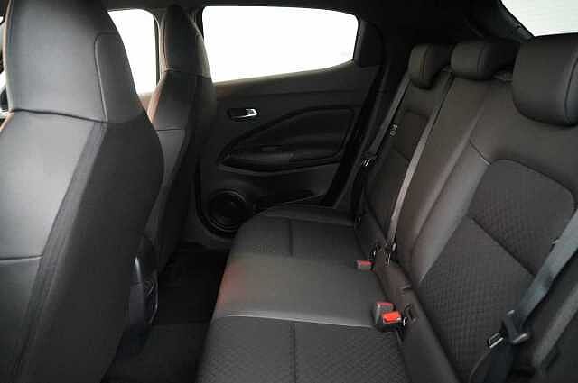 Nissan Juke 1.0 DIG-T 114 N-Connecta DCT Auto with Sat Nav and Rear View Camera