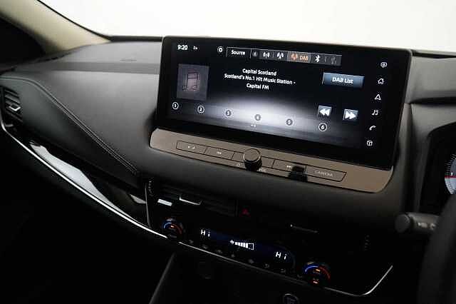 Nissan Qashqai 1.3 DIG-T MH 158 N-Connecta with Sat Nav and 360 View Cameras