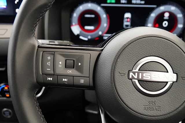 Nissan Qashqai 1.3 DIG-T MH 158 N-Connecta with Sat Nav and 360 View Cameras
