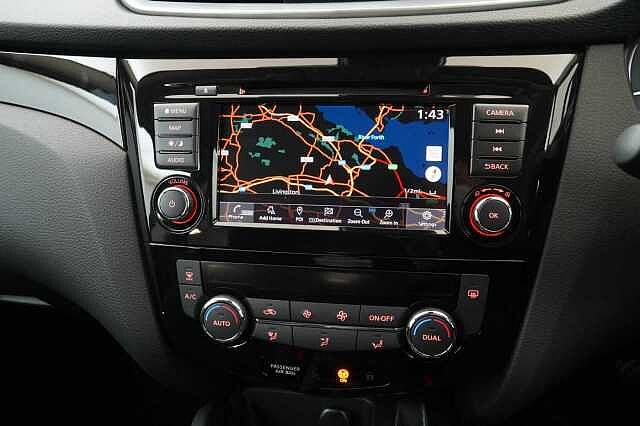 Nissan Qashqai 1.3 DIG-T 140 Acenta Premium with Sat Nav and Rear Camera