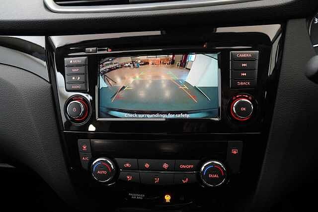 Nissan Qashqai 1.3 DIG-T 140 Acenta Premium with Sat Nav and Rear Camera
